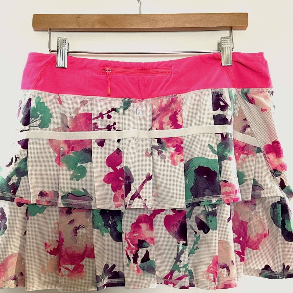 Lululemon Pace Setter Skirt Tall Blurred Blossoms Size 8T